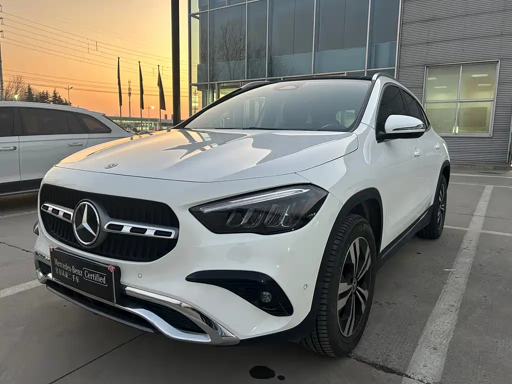 Mercedes-Benz GLA 2024