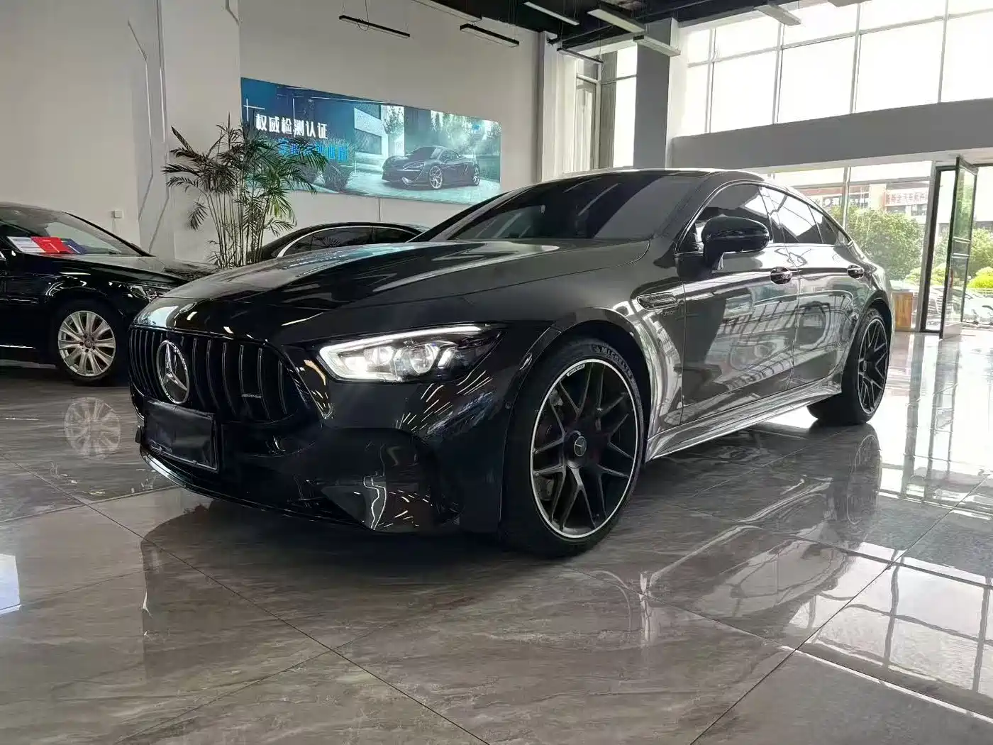 Mercedes-Benz AMG GT 2025