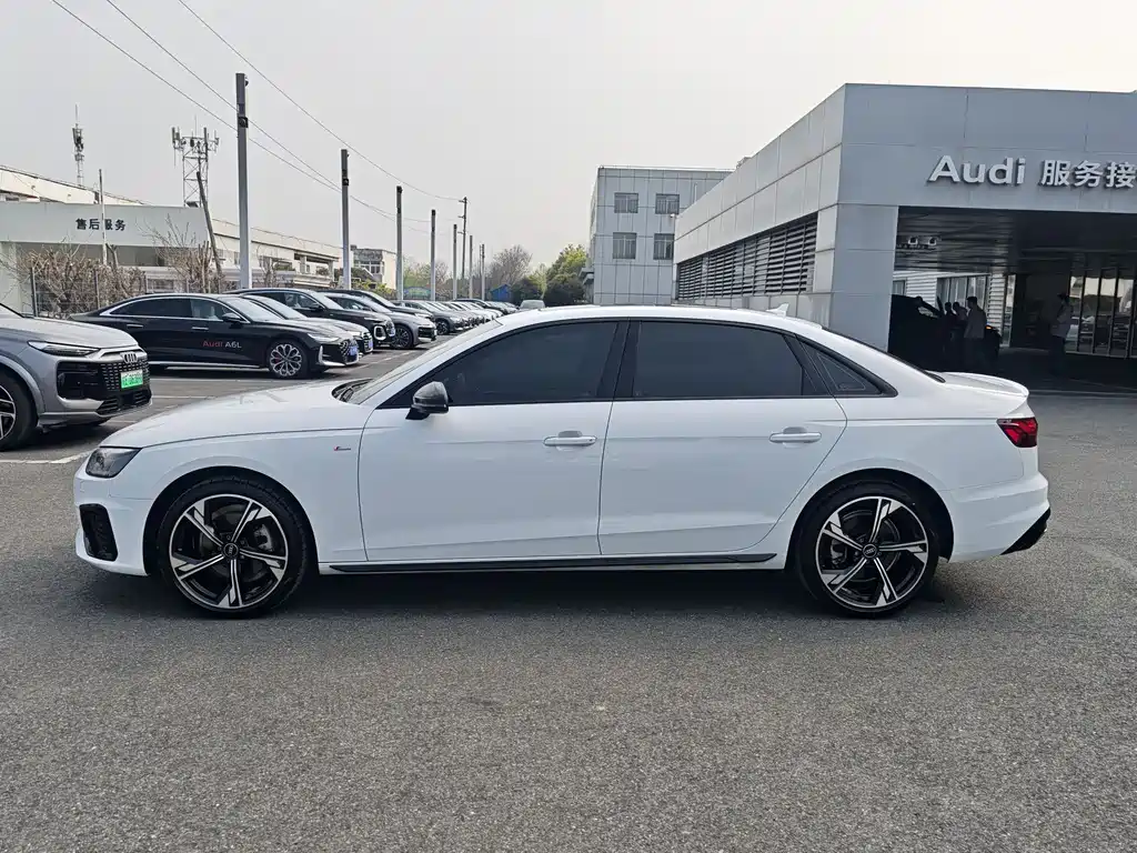 Audi A4 2023