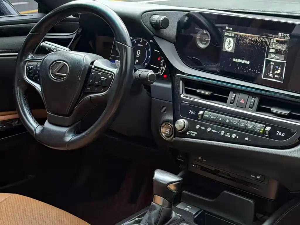 Lexus ES 2022