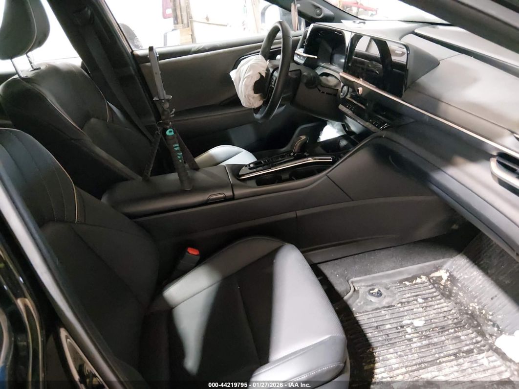 Toyota Crown 2025