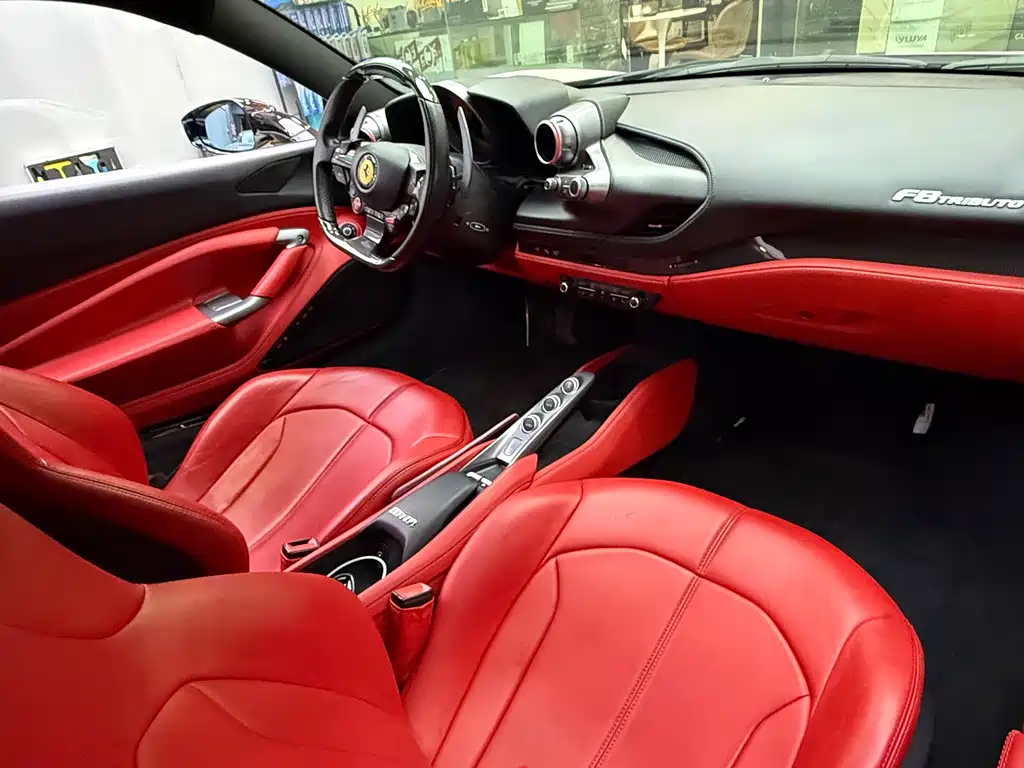 Ferrari F8 2021