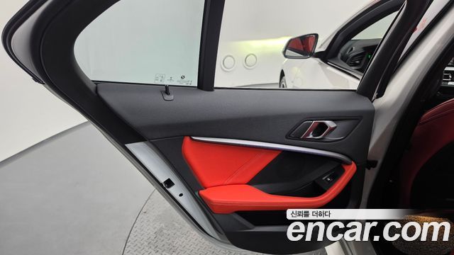 BMW 1 серии 2021
