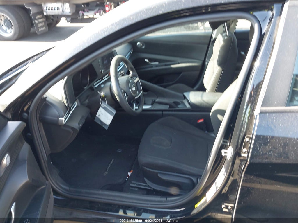 Hyundai Elantra 2022