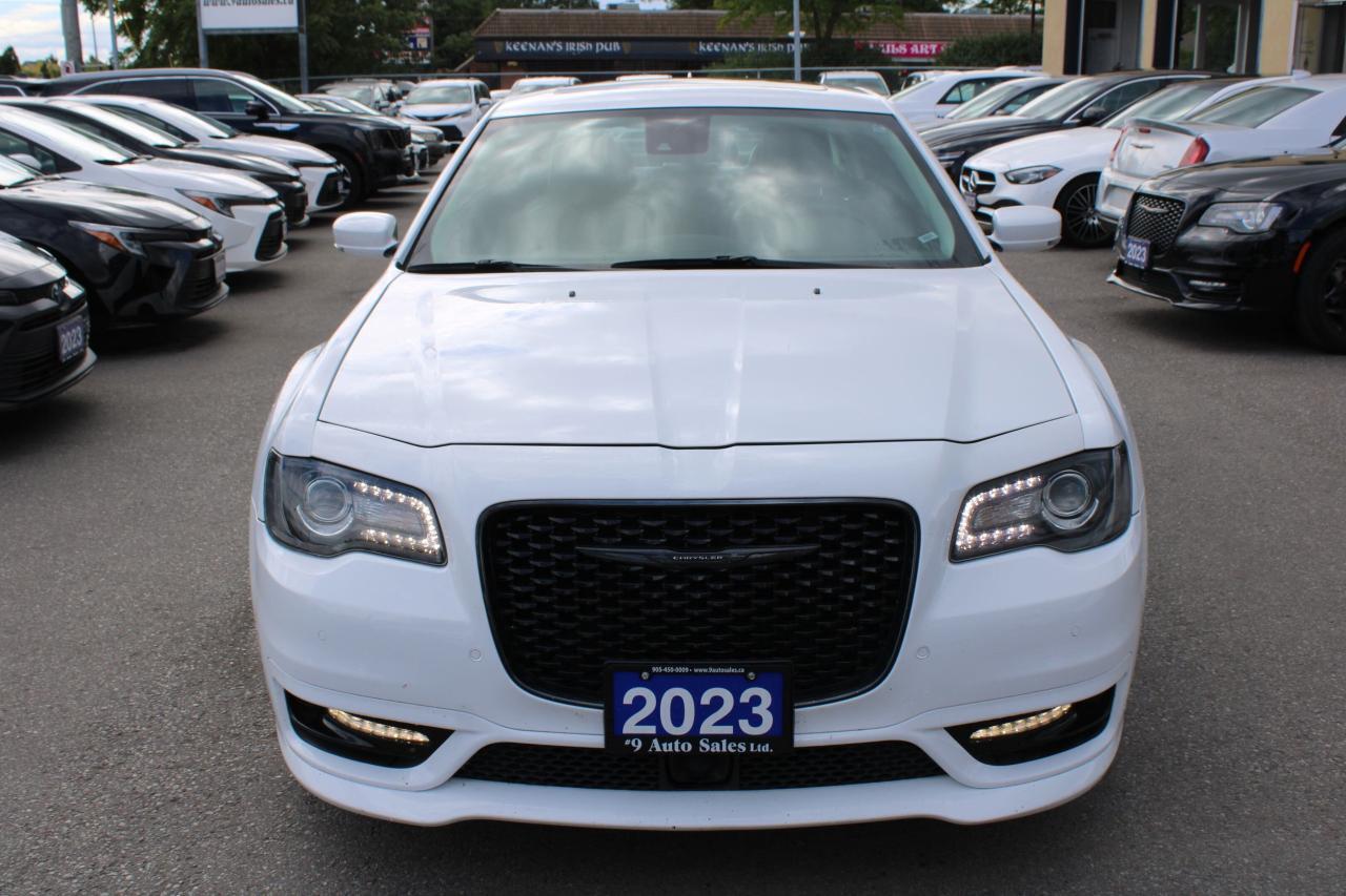Chrysler 300 2023