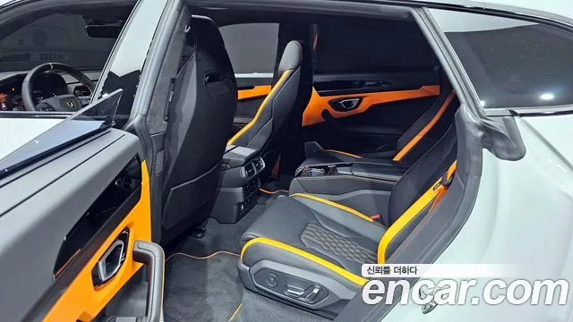 Lamborghini Urus 2024