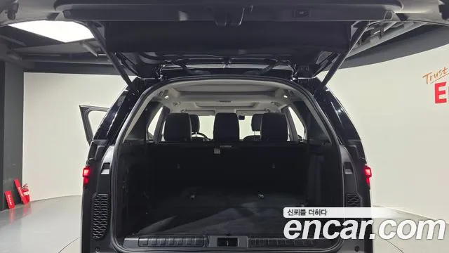 Land Rover Discovery 2021