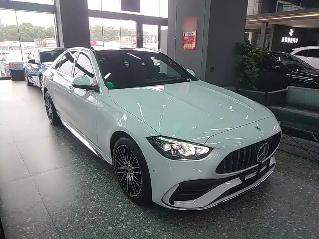 Mercedes-Benz C-Класс 2024