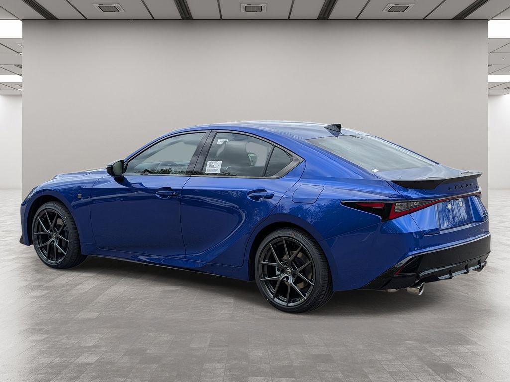 Lexus IS 2026
