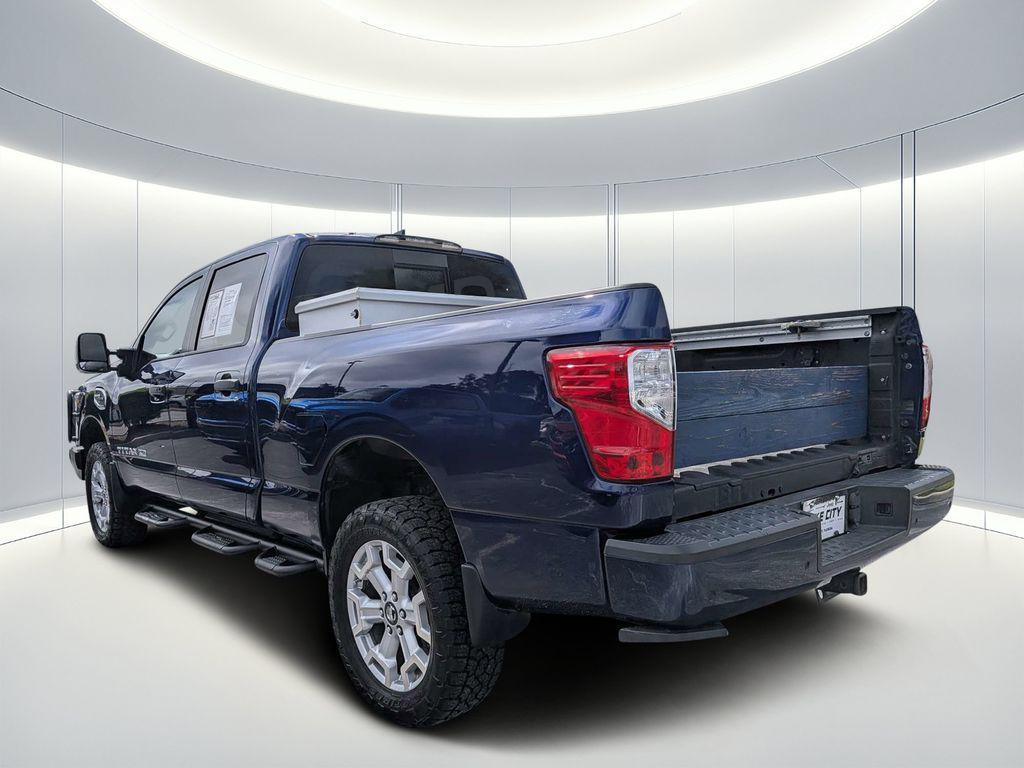 Nissan Titan 2022