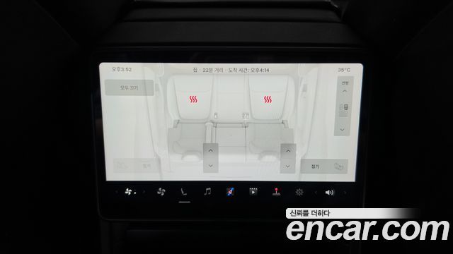 Tesla Model Y 2025