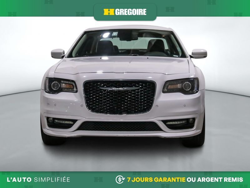 Chrysler 300 2022
