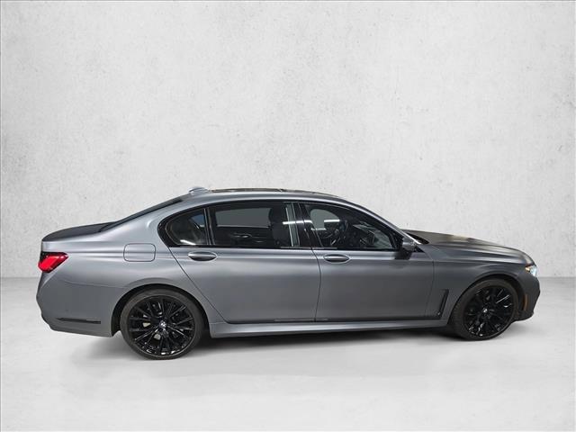 BMW 750 2022