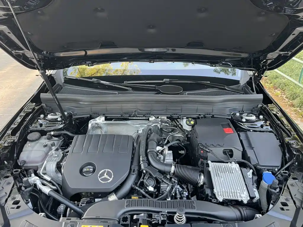 Mercedes-Benz GLB 2024