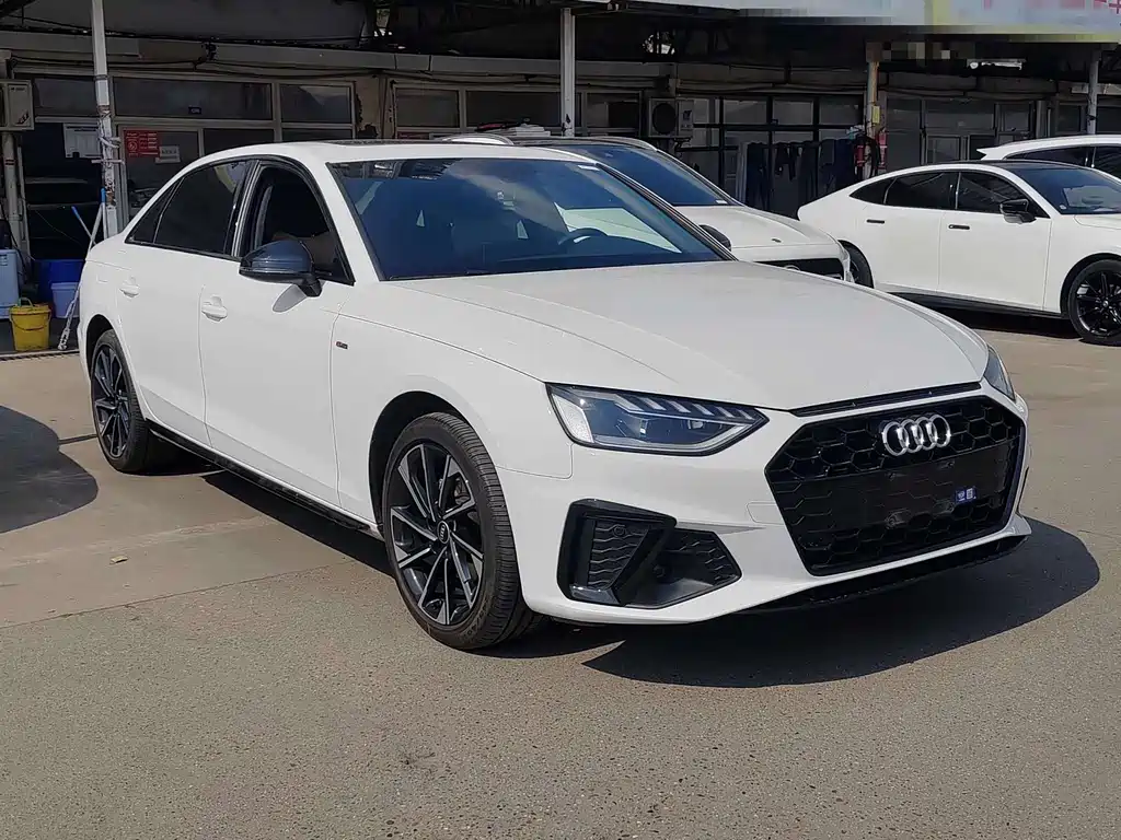Audi A4 2023