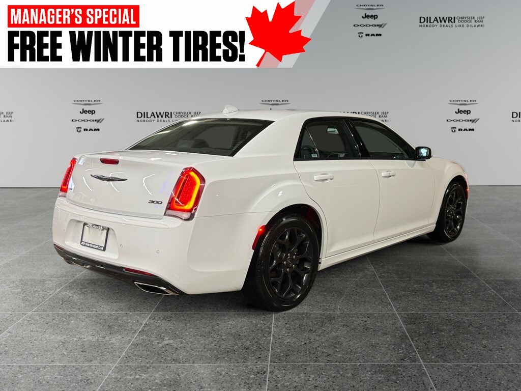 Chrysler 300 2023