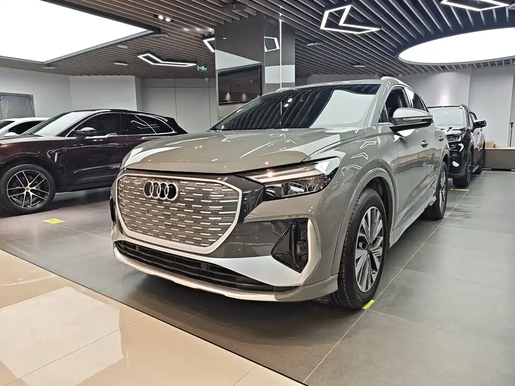 Audi Q4 e-tron 2024