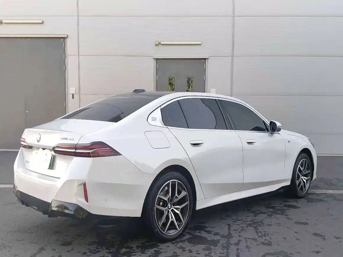 BMW i5 2026