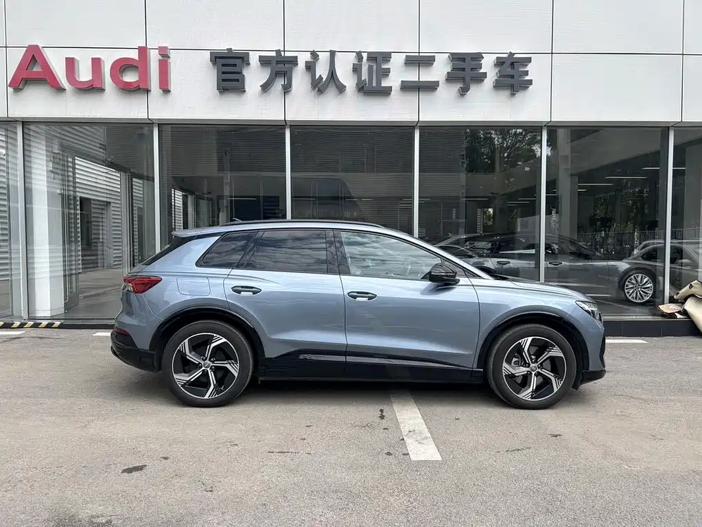 Audi Q4 e-tron 2024