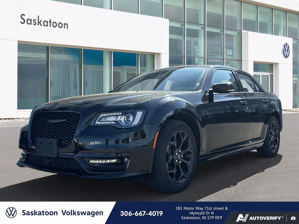 Chrysler 300 2023