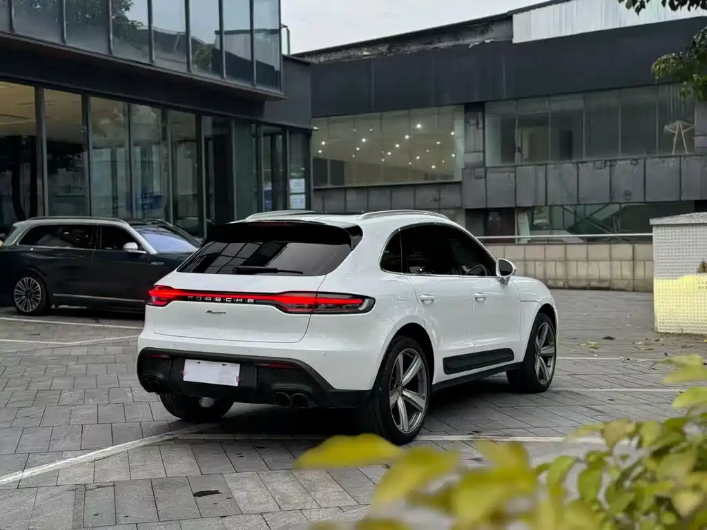 Porsche Macan 2023