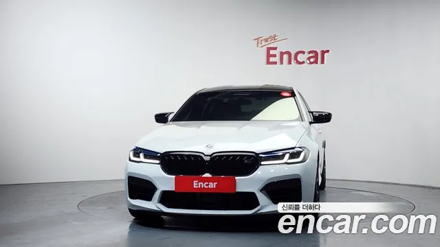 BMW M5 2022