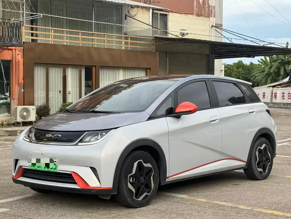 BYD Dolphin 2023