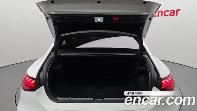 Mercedes-Benz EQE 2022
