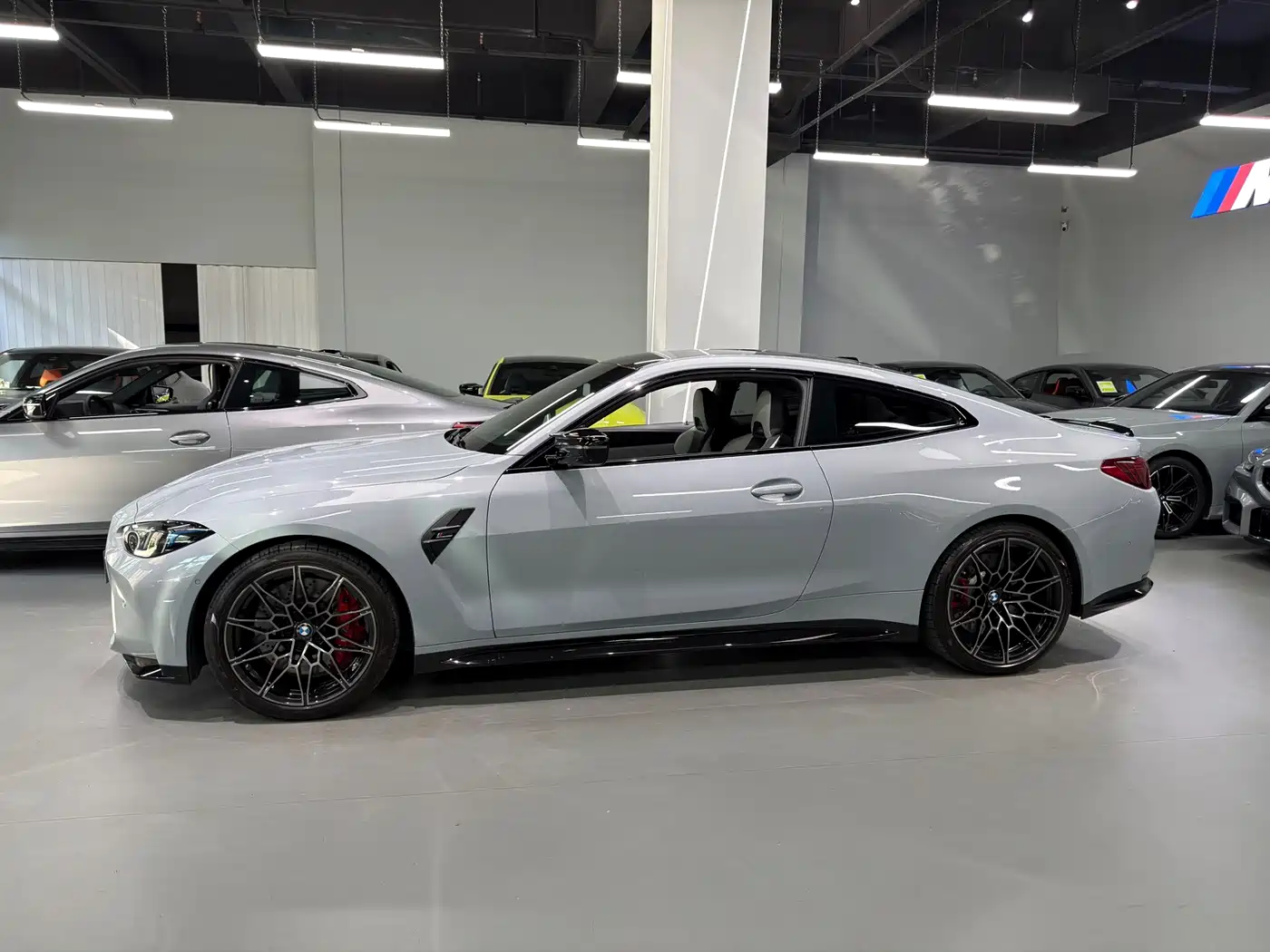 BMW M4 2025