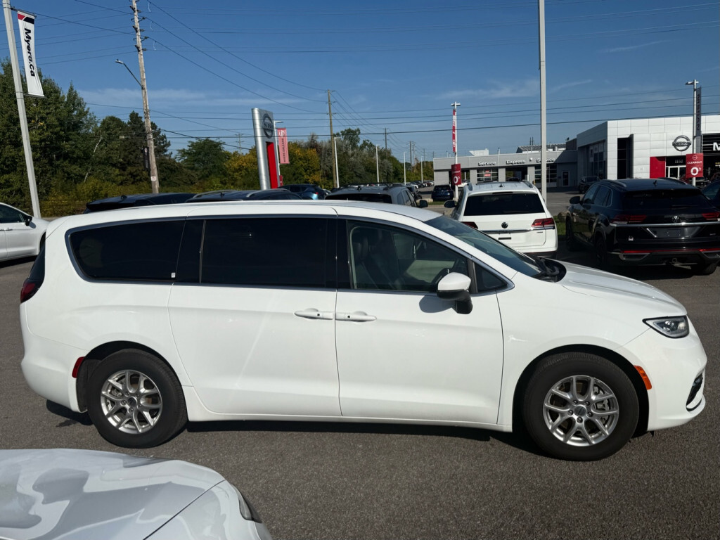 Chrysler Pacifica 2023