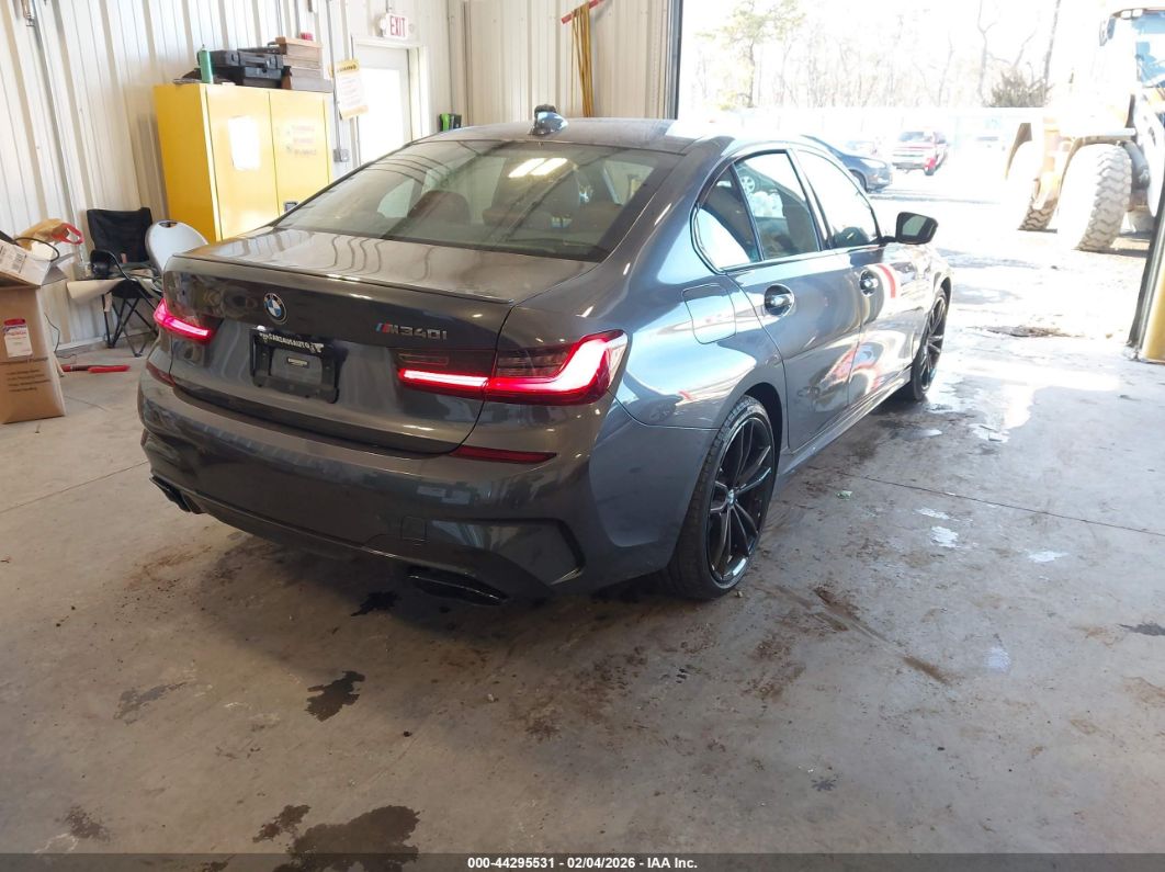 BMW 3 серии 2022