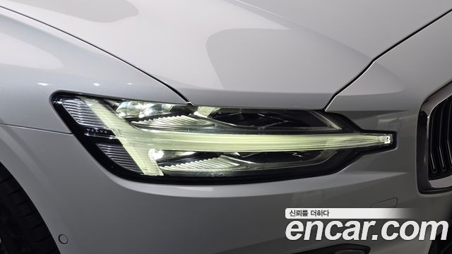 Volvo S60 2023
