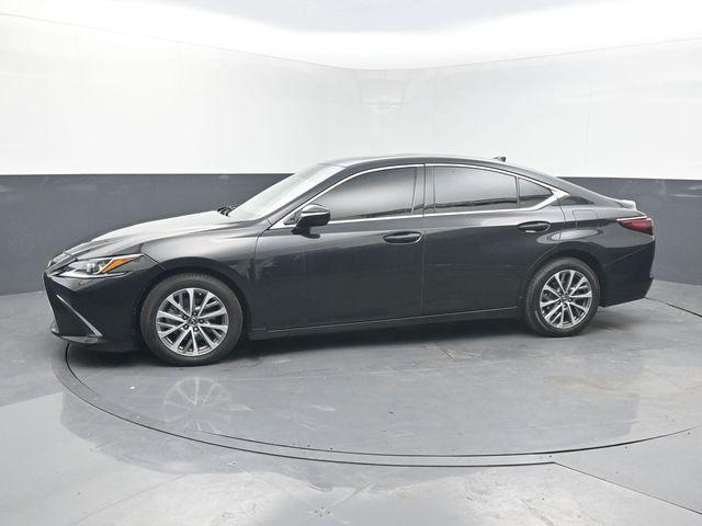 Lexus ES 2022