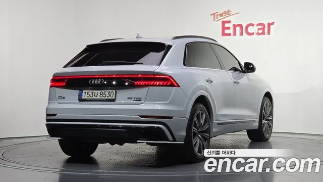 Audi Q8 2021