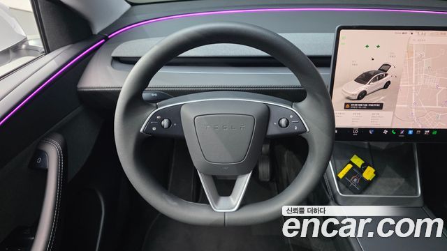 Tesla Model Y 2025