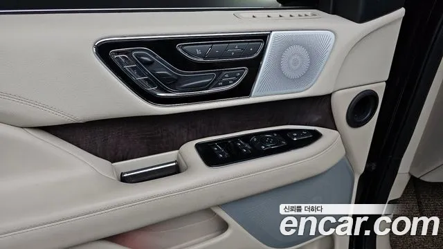 Lincoln Navigator 2021