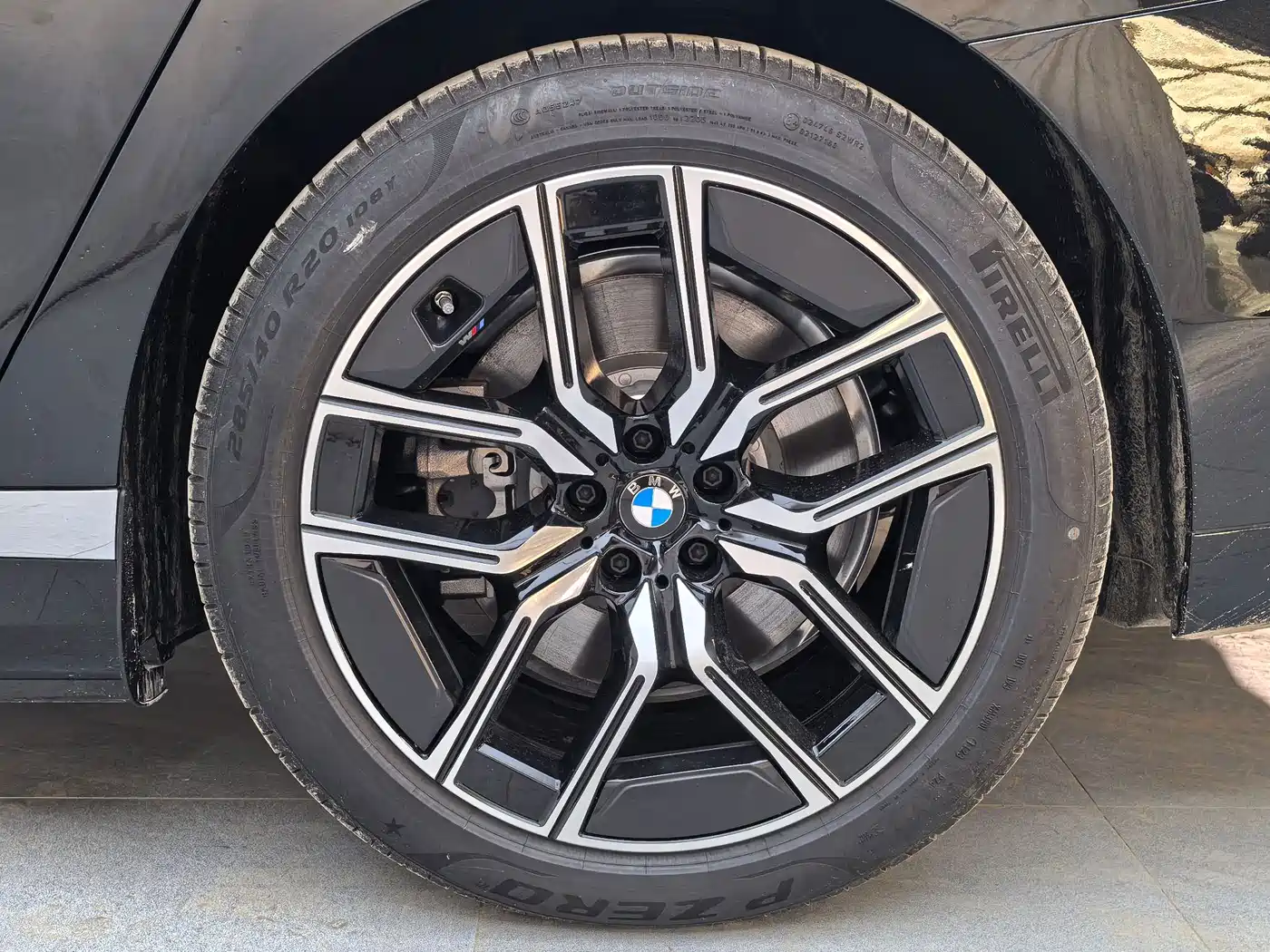 BMW i7 2025