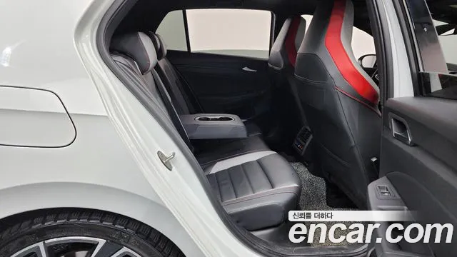 Volkswagen Golf 2024