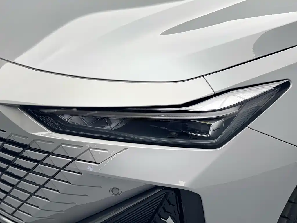 Changan UNI-V 2023