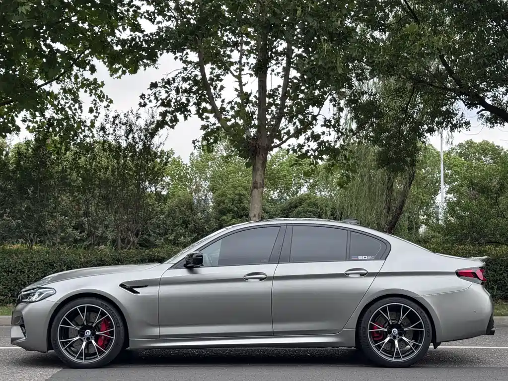 BMW M5 2021