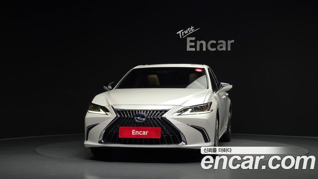 Lexus ES 2021
