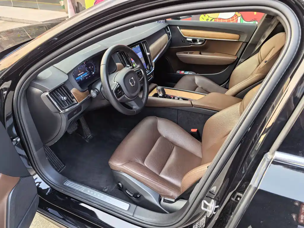 Volvo S90 2024