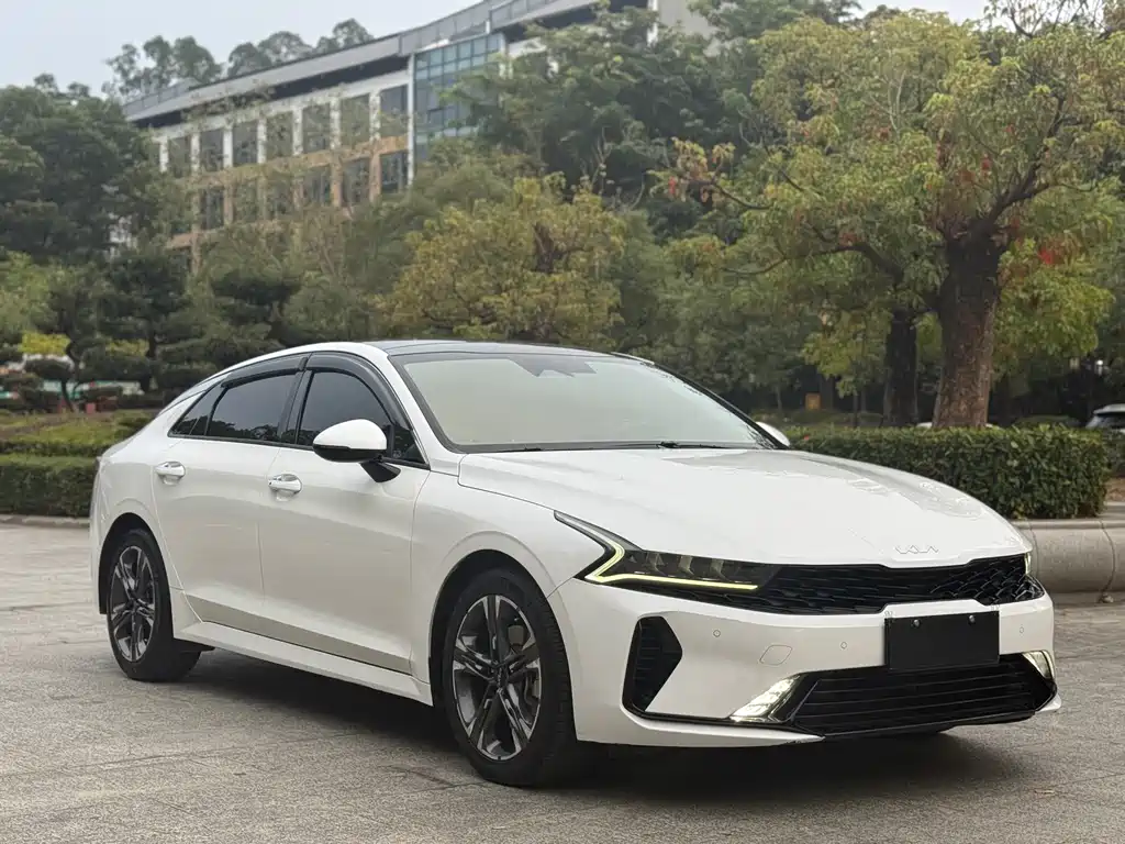 Kia K5 2023