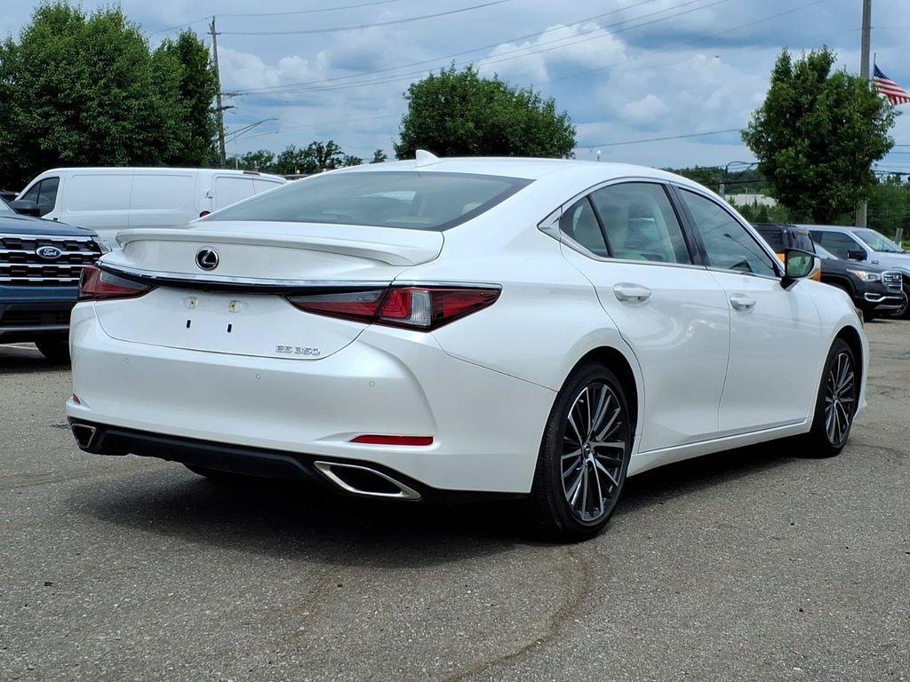 Lexus ES 2024