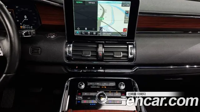 Lincoln Navigator 2021