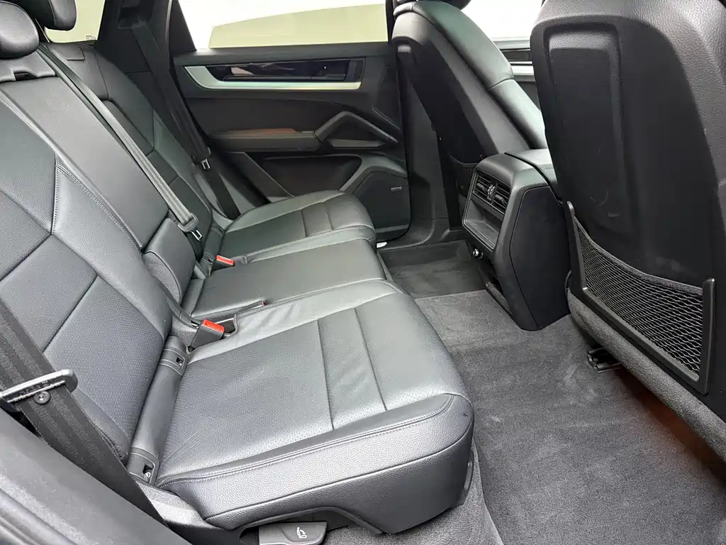 Porsche Cayenne 2024