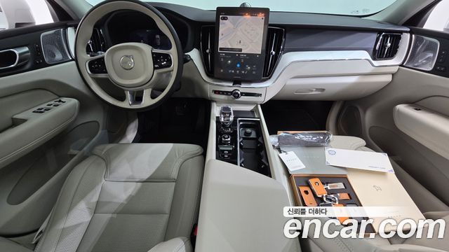 Volvo XC60 2025