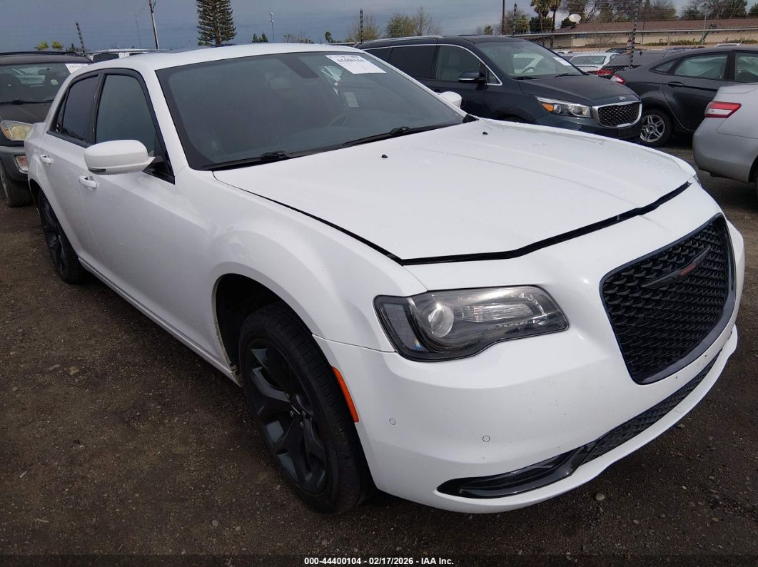 Chrysler 300 2023