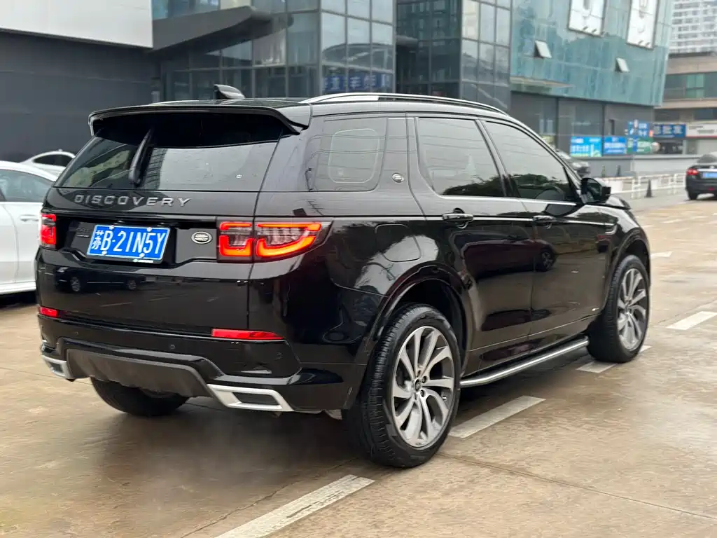 Land Rover Discovery Sport 2021