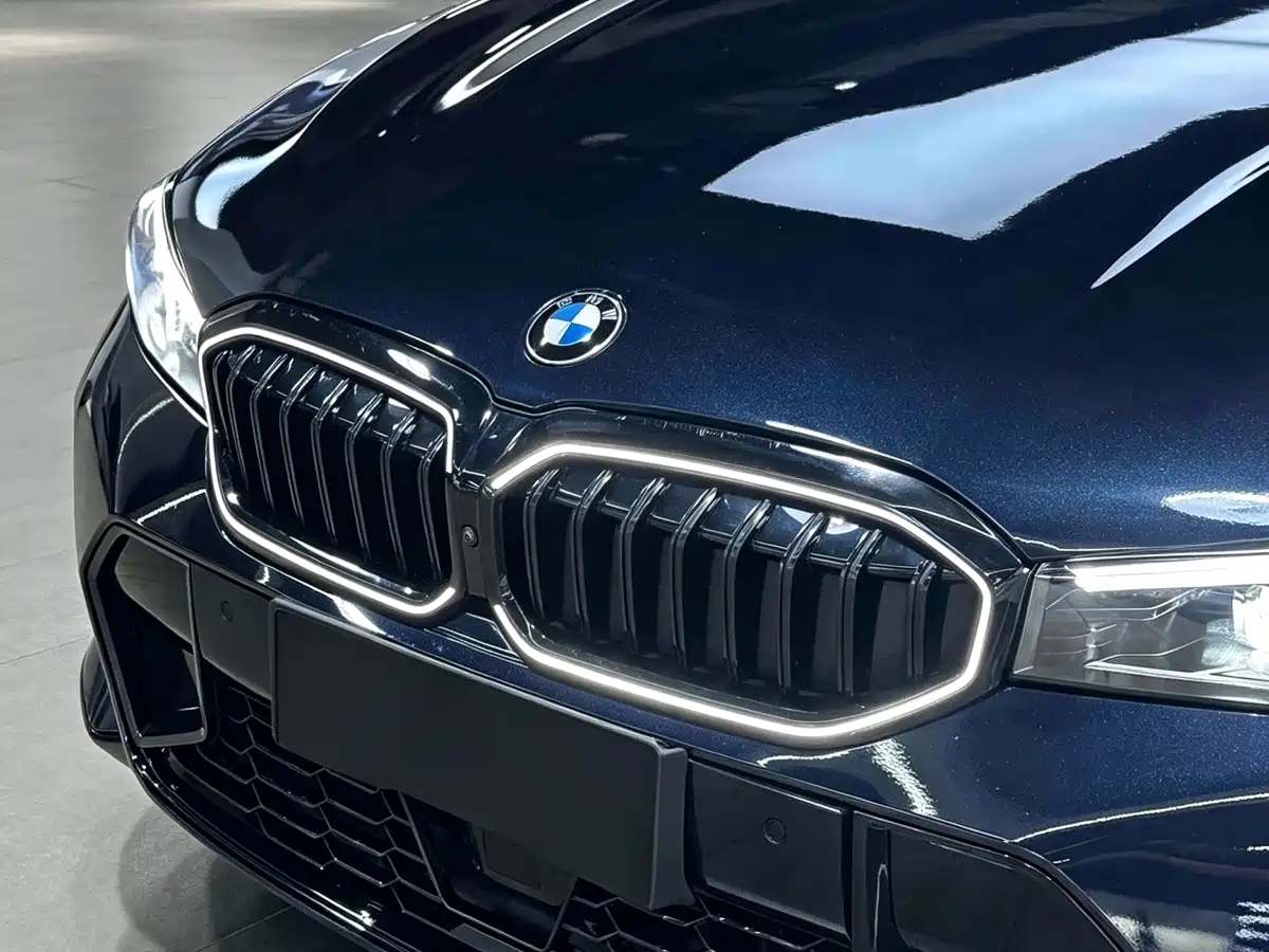 BMW 3 серии 2025